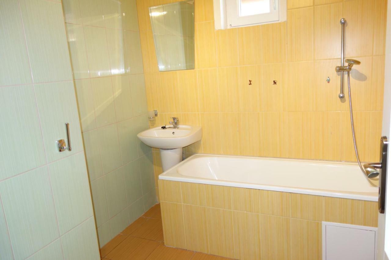 La Familia Apartment Sturovo Exterior photo